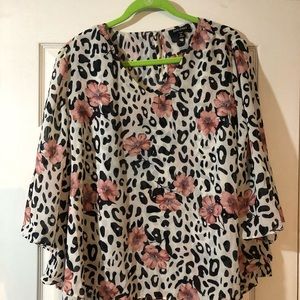 Women’s Blouse 1X Cheetah Print 3/4 flower sleeves